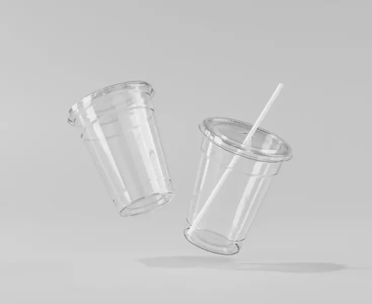 Gobelet transparent avec couvercle et paille. MORINGA RITUALS.